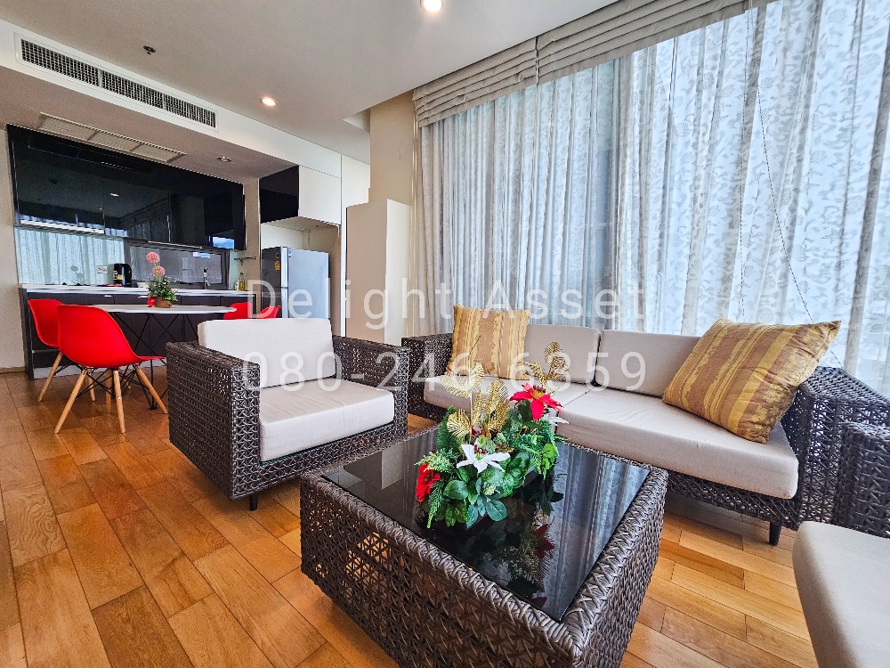 ++ For Sale! ++ The Breeze Narathiwas (Corner Unit)! 2 Bedroom 71 sqm. 8th floor, Good Condition Near  BTS Chong Nonsi / Central Rama3 / Sathorn Rd.