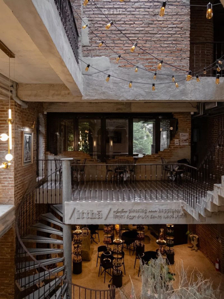 Luxury cafe for sale, ittha boutique cafe, can continue doing business, land 95 sq m., five-story building with office room and accommodation. Perfectly decorated