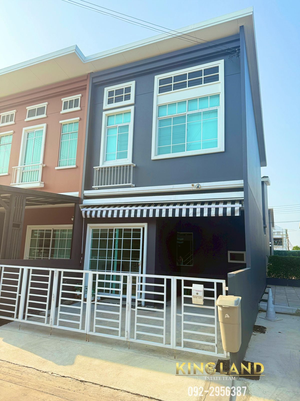 2-story townhome for rent, corner unit 'SIRI PLACE Rangsit 2 by Sansiri, new design in Amsterdam style. Rangsit Pathum Thani Road, has 3 bedrooms, 3 bathrooms, rent 16,000 baht/month #fully furnished #near the Red Line BTS Rangsit Station 5.8 km. – รูปที่ 2