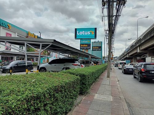 แปลงใหญ่ หัวมุม ติดโลตัส สถานีรถไฟฟ้า ห้าง Charn, new Big C ติดถ.แจ้งวัฒนะ ใกล้เมืองทองธานี แปลงมุม 10.5 ไร่ 