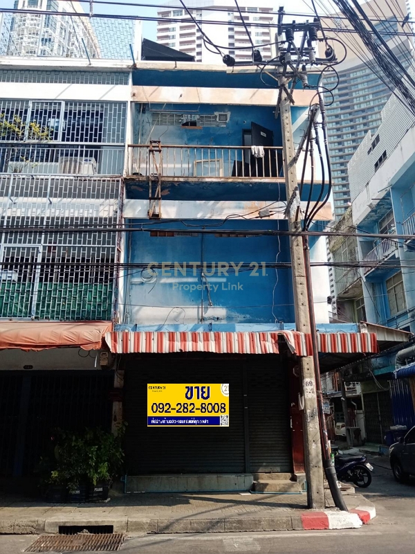 For sale: 3-storey shophouse in the Computer Economic District. This is a corner building/48-CB-67008. For sale: 3-storey shophouse in the Computer Economic District. This is a corner building/48-CB-67008.