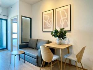Condo for RENT ** Ideo Rama 9 -Asoke  ห้องกว้าง 35 ตรม.  พร้อมอยู่@22,000  ห้องจริงพร้อมให้เข้าชมค่ะ โทรเลย  0962615656  ห้องกว้าง 35 ตรม.   พร้อมอยู่   Location : Rama 9  Rental Price : 22,000 Baht  Condominium near MRT