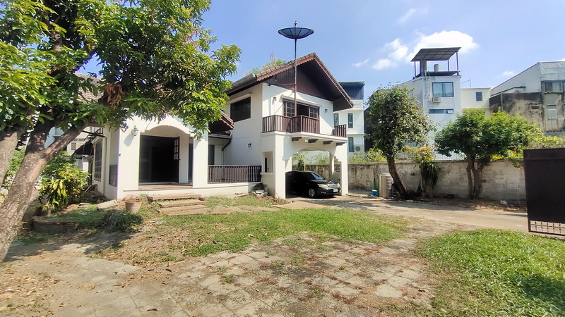 House 2 story, 3 bedrooms, land 140 sq.w. @Sukhumvit 67 House 2 story, 3 bedrooms, land 140 sq.w. @Sukhumvit 67