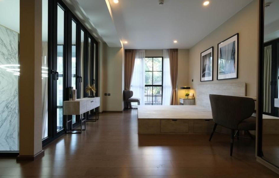 Na Vara Residence (ณ วรา เรสซิเดนซ์) | Duplex ชั้น 00+ 87 ตร.ม. | 2 ห้องนอน | วิวเมือง ลิฟท์ส่วนตัว พร้อมเฟอร์ | ใกล้ BTS ชิดลม 3 นาที – รูปที่ 2