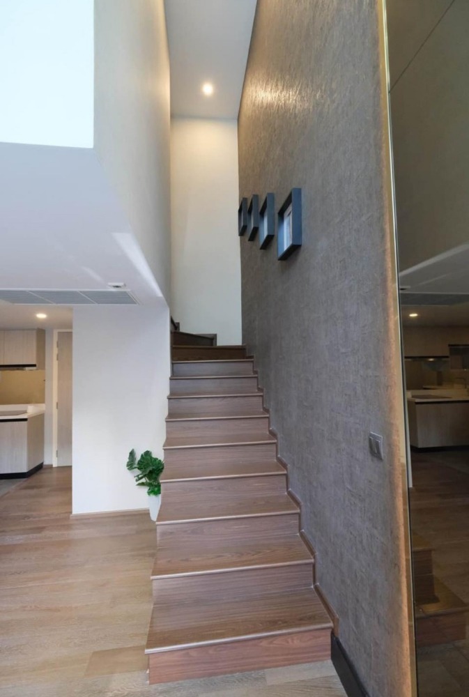 Na Vara Residence (ณ วรา เรสซิเดนซ์) | Duplex ชั้น 00+ 87 ตร.ม. | 2 ห้องนอน | วิวเมือง ลิฟท์ส่วนตัว พร้อมเฟอร์ | ใกล้ BTS ชิดลม 3 นาที – รูปที่ 3