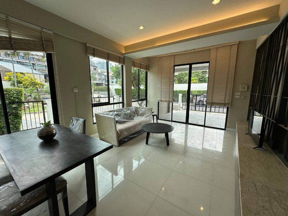 ขายทาวเฮ้าส์ ตกแต่งใหม่ | หมู่บ้าน Bless town ซอยสุขุมวิท 50 | 3 ชั้น 300 ตร.ม. 20.6 ตร.ว. | 3 ห้องนอน มีสวนส่วนตัว | ใกล้รถไฟฟ้า BTS อ่อนนุช, ห้าง Century 850 เมตร – รูปที่ 4