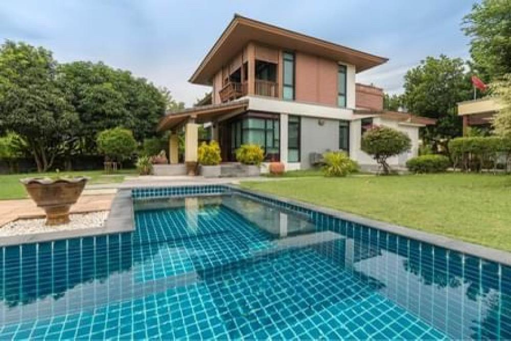 Pool Villa for Sale Pattaya Horseshoe Point near Regents International School Mabprachan 4 Bedrooms Large Land Ideal for Investment
