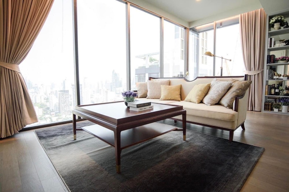 ● Luxury Penthouse ● ชั้น 35+ 134.00 ตร.ม. | 3 ห้องนอน ตกแต่งครบ | ใกล้ BTS อโศก 1 นาที, MRT สุขุมวิท 1 นาที ● Luxury Penthouse ● ชั้น 35+ 134.00 ตร.ม. | 3 ห้องนอน ตกแต่งครบ | ใกล้ BTS อโศก 1 นาที, MRT สุขุมวิท 1 นาที