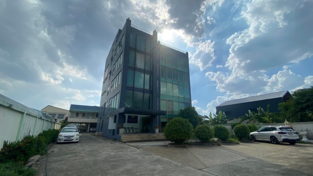 ขายอาคารสำนักงาน 5 ชั้น | 291 ตร.ว. 1,500 ตร.ม. | อยู่ซอยโพธิ์แก้วแยก 3 | สามารถเข้าออกได้หลายทาง ทั้งถนนลาดพร้าว ถนนนวมินทร์