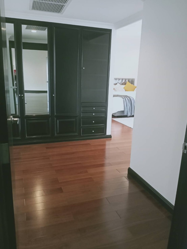 🌟 Exclusive Private Apartment for Rent 🌟 Sathorn Area  5 นาทีถึงถนนสาทร 4 นอน 4 น้ำ  สนใจนัดชมห้อง ติดต่อได้  📱        0  8  1     9   1   9       5    0   6   9         🍁                – รูปที่ 3