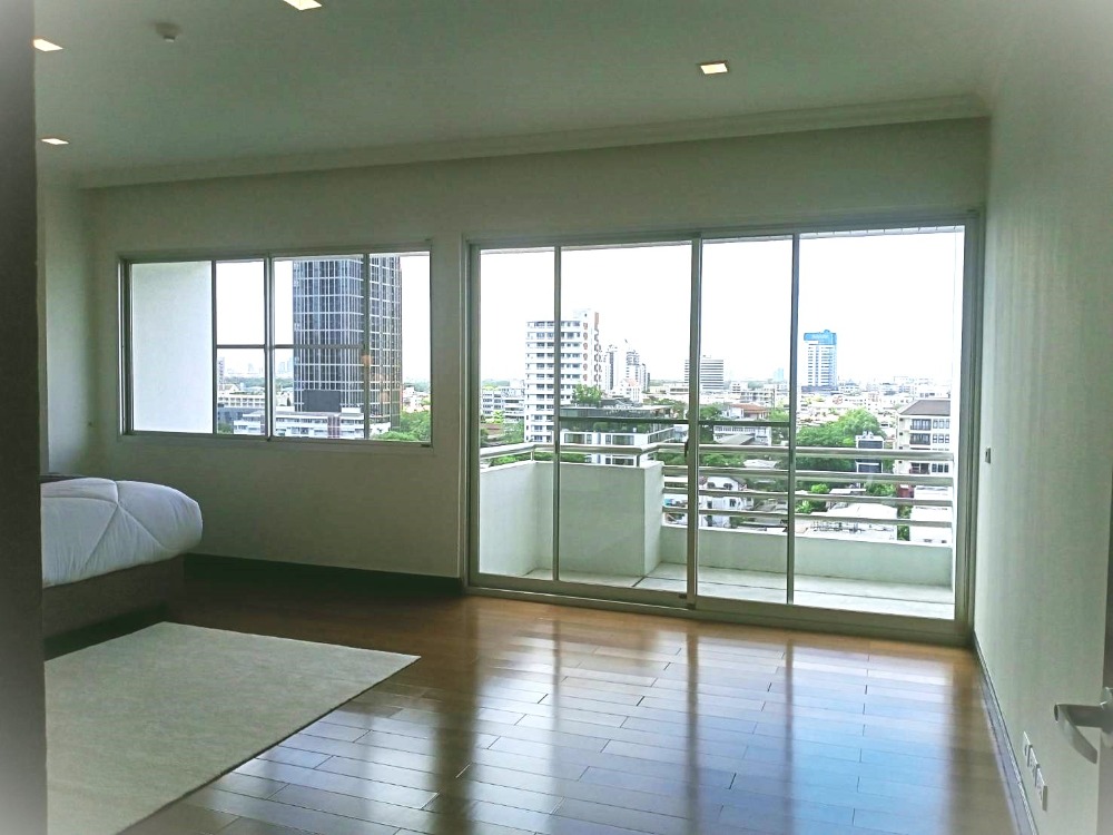 🌟 Exclusive Private Apartment for Rent 🌟 Sathorn Area  5 นาทีถึงถนนสาทร 4 นอน 4 น้ำ  สนใจนัดชมห้อง ติดต่อได้  📱        0  8  1     9   1   9       5    0   6   9         🍁                – รูปที่ 2