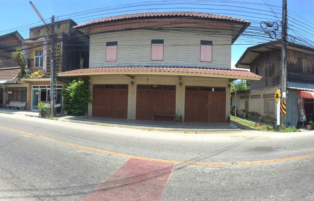 For sale: 2-story house, ancient and contemporary style, 102.7 square meters, 4 bedrooms, 2 bathrooms, Kamlon Subdistrict, Lan Saka District, Nakhon Si Thammarat Province, way to Khiri Wong Village. The best weather in Thailand