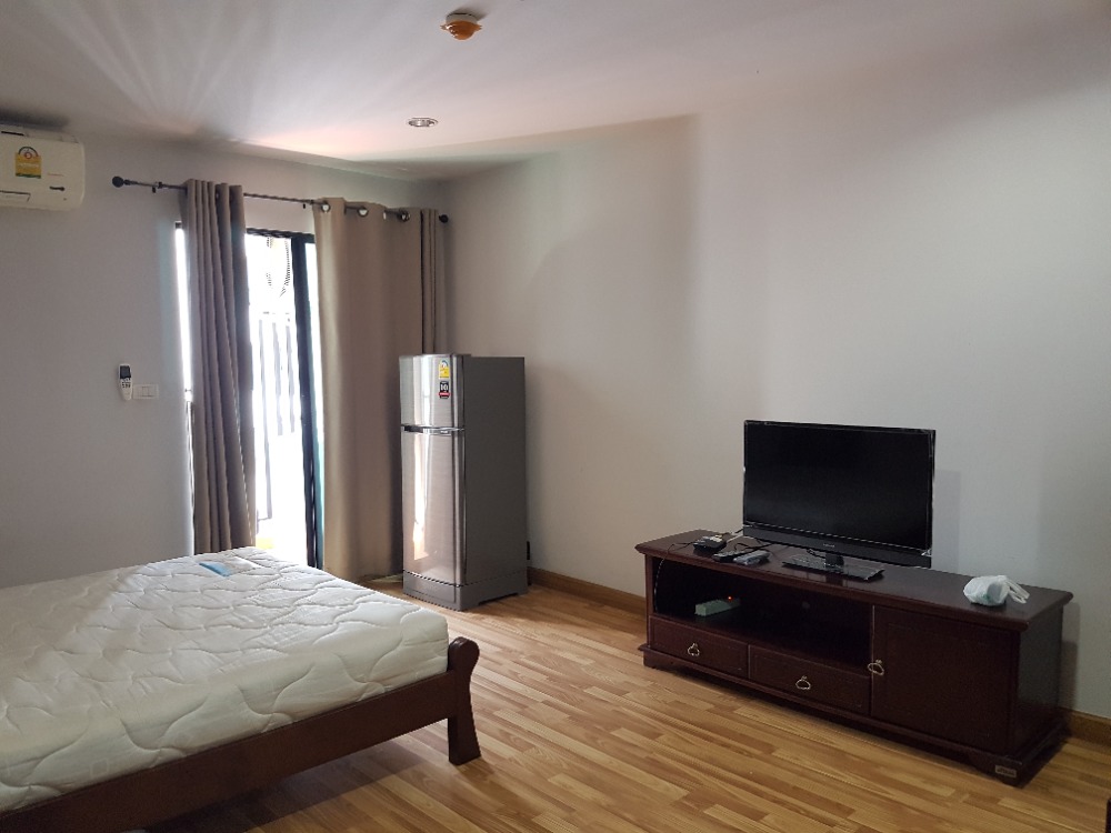 🎀🎀Beautiful room in front. Fully furnished 👌👌 Regent Home 15 ❤️ near BTS dark green line ✌️