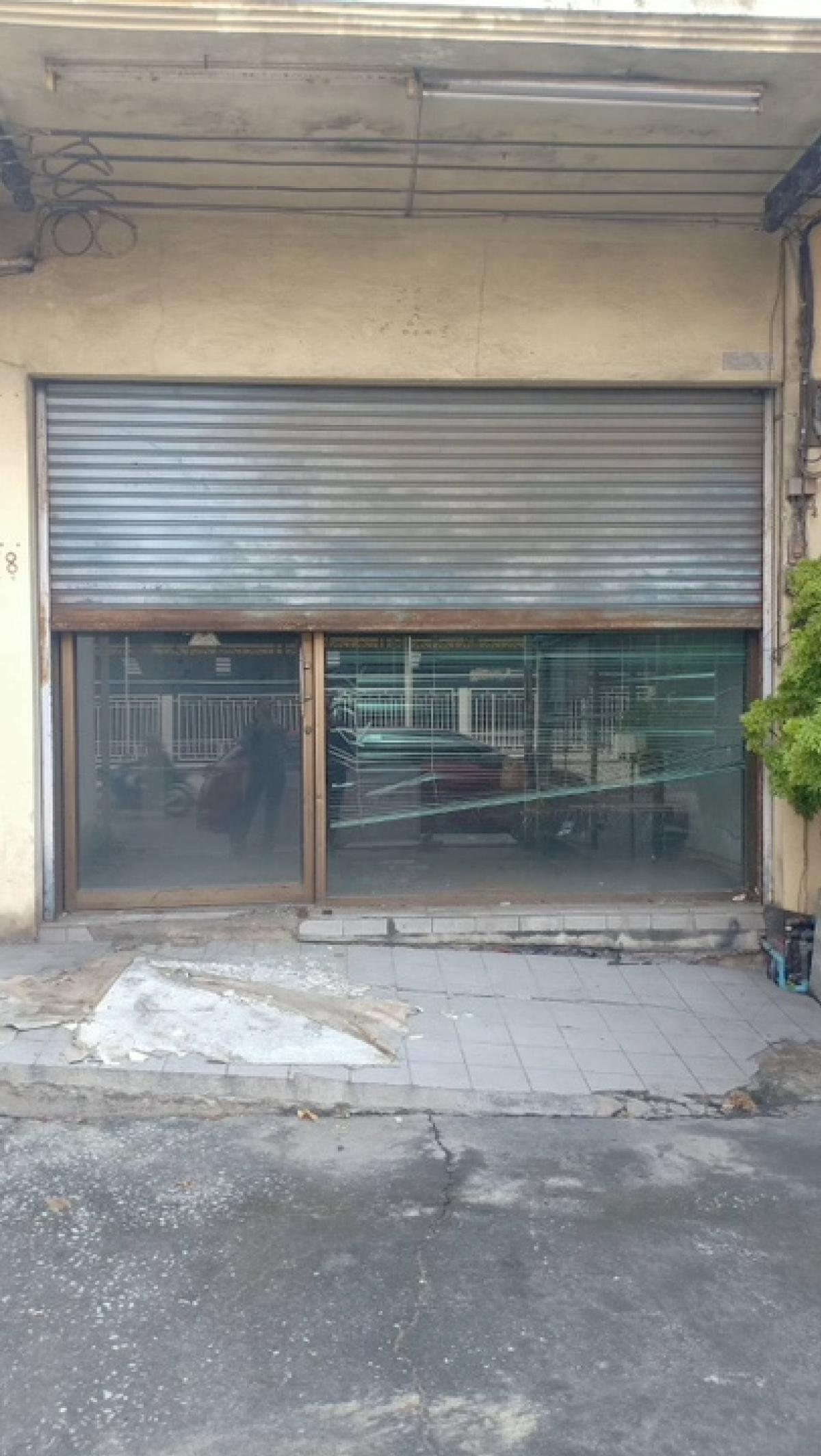 Shophouse/home office for rent, size 25 sq m, 4 floors.