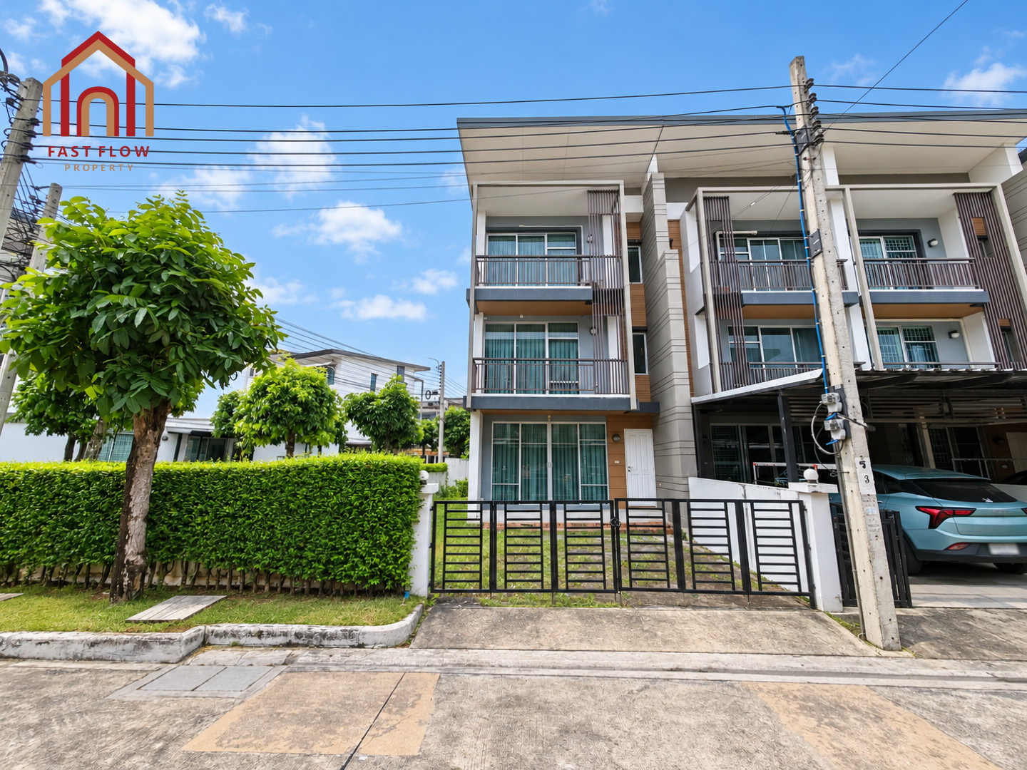 For Sale/Rent: 3-Story Corner Townhome at Town Avenue Time (Soi Tha Kham 16). Located on the main road, near Central Rama 2. Land size: 38.5 sq. wah.