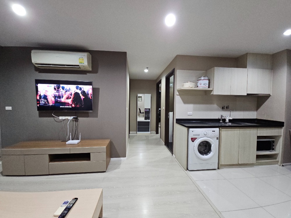 For rent: RHYTHM SATHORN NARARHIWAS, size 2BED2BATH, only 25,000 including common fees, including parking for 1 car and AIS internet, ready to move in. Contact 0954935293. For rent: RHYTHM SATHORN NARARHIWAS, size 2BED2BATH, only 25,000 including common fees, including parking for 1 car and AIS internet, ready to move in. Contact 0954935293.