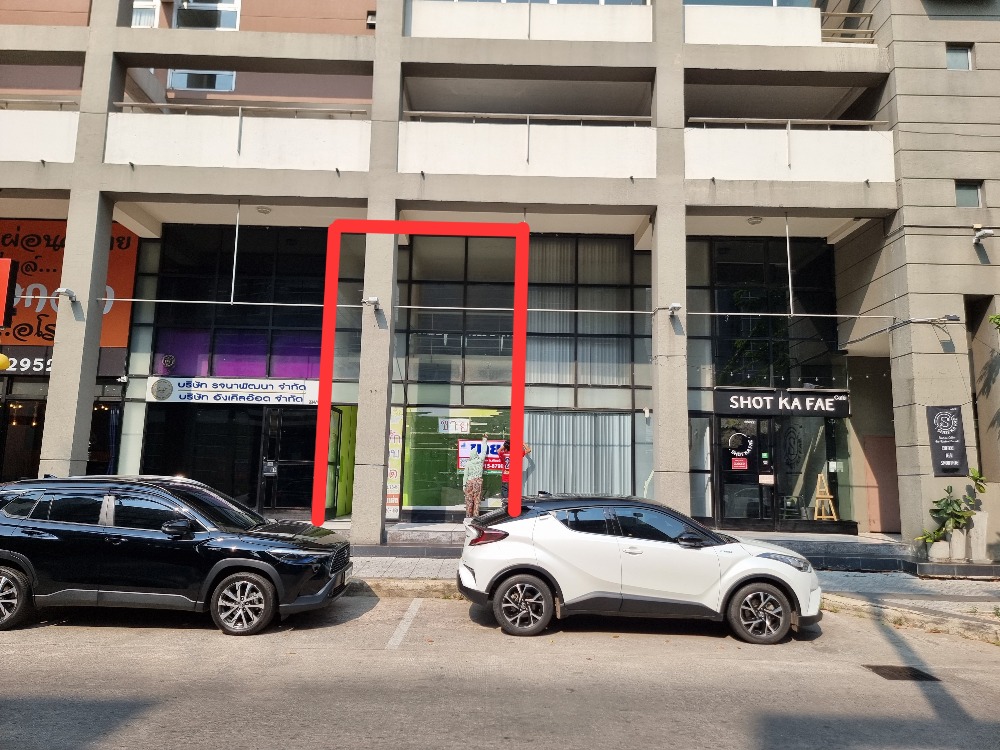ขาย ห้องร้านค้า ริมถนนบอนท์สตรีท เมืองทองธานี เลควิว คอนโดมิเนียม (ตึกวิคตอเรีย) ขนาด 93 ตร.ม. เยื้องธนาคารไทยพาณิชย์