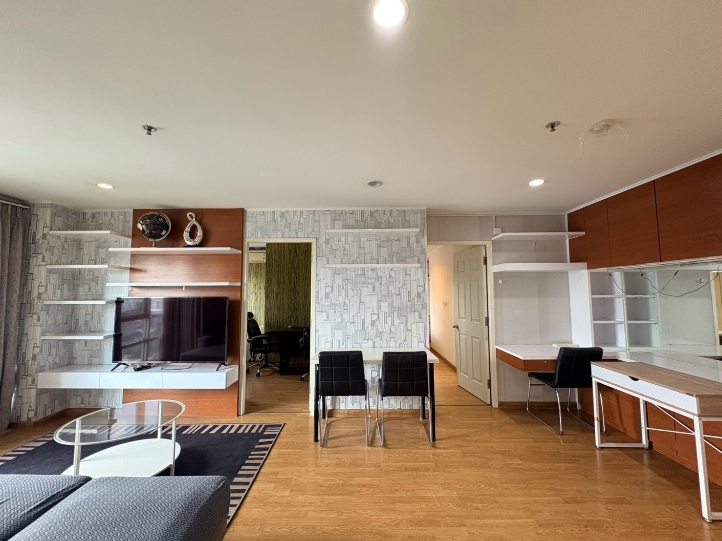 ** Condo for rent U Delight Huaykwang near MRT Huai Khwang.