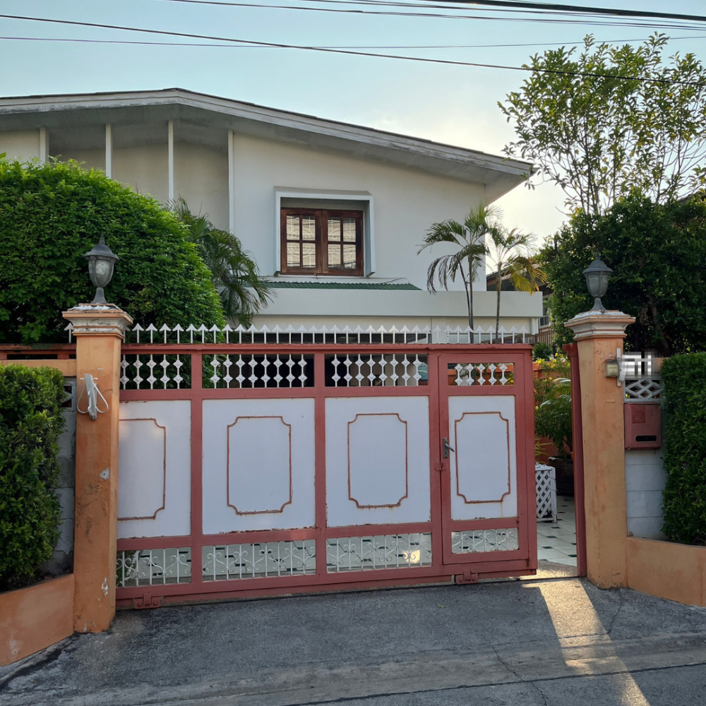 LTH15776OP– House FOR SALE in sukhumvit 101/1 size 91 Sq. w. 3 beds 3 baths BTS Punnawithi Price ONLY 18.5 MB LTH15776OP– House FOR SALE in sukhumvit 101/1 size 91 Sq. w. 3 beds 3 baths BTS Punnawithi Price ONLY 18.5 MB