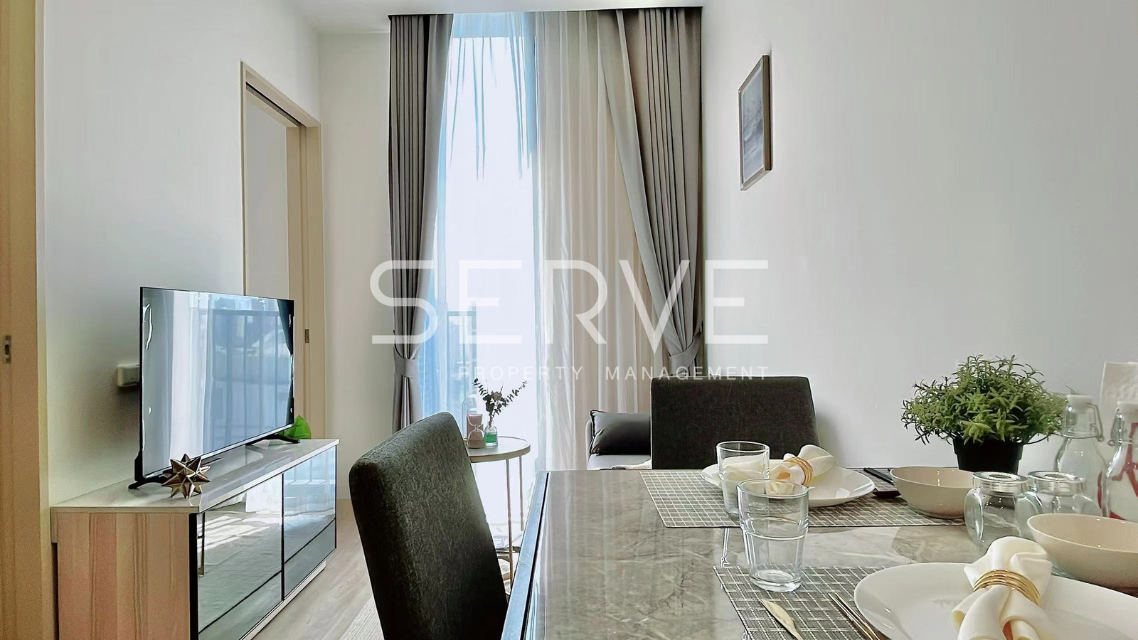 1 Bed 29.81 Sq.m. High Fl. 15+ Luxury Condo Good Location Close to BTS Phrom Phong 450 m. & Emporium at Noble STATE 39 Condo / For Rent 1 Bed 29.81 Sq.m. High Fl. 15+ Luxury Condo Good Location Close to BTS Phrom Phong 450 m. & Emporium at Noble STATE 39 Condo / For Rent