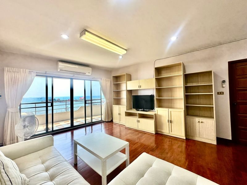 For rent: Eastern Tower Condo, Sriracha, 2 bedroom suite, sea view.