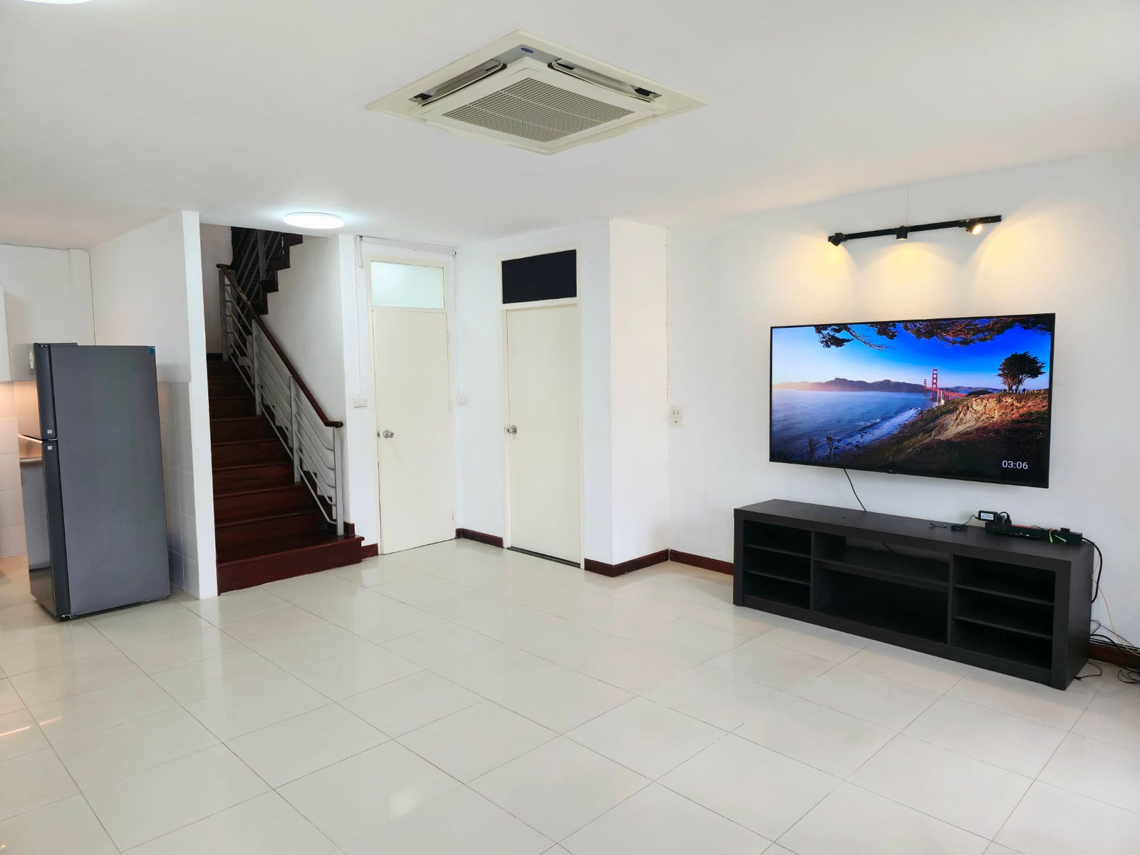  ให้เช่าบ้านเดี่ยว 2 ชั้น 150 ตรว. พื้นที่ใช้สอย 250 ตร.ม. ซอยรามอินทรา 42 กรุงเทพมหานคร 獨棟出租 !! – รูปที่ 4