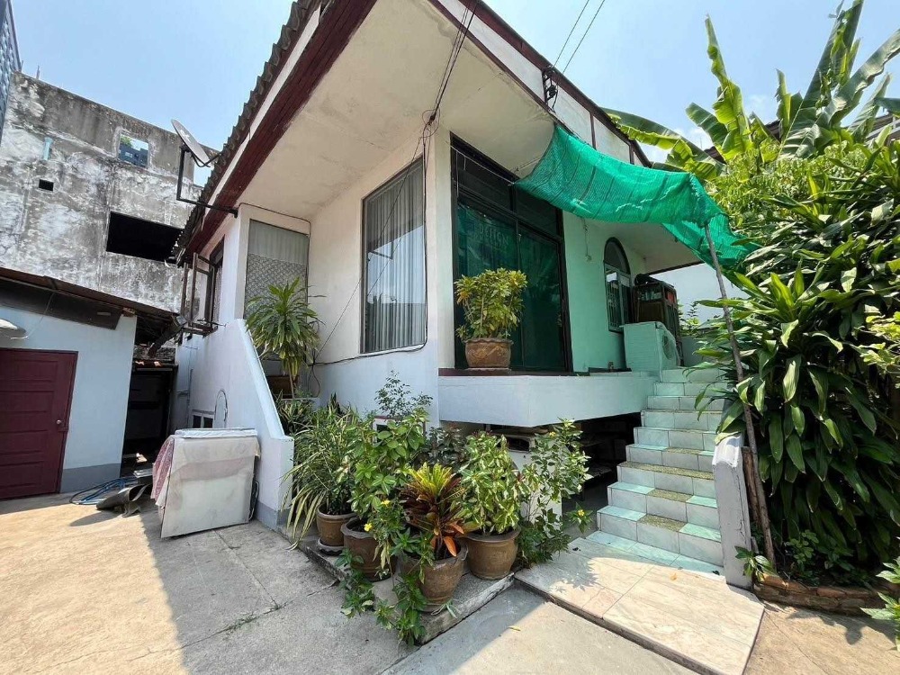 ขายที่ดินพร้อมสิ่งปลูกสร้าง ซอยรัตนาธิเบศร์ 11 แยก 2 2 ห้องนอน 1 ห้องน้ำ