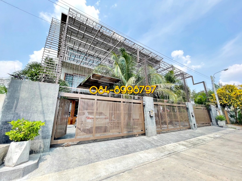 ขาย บ้านแฝดสุดหรู ปลูกเอง 3 ชั้น ใกล้เมืองทองธานี ซอยติวานนท์-ปากเกร็ด 34 (ซ.งบประมาณ 9) เนื้อที่ 170 ตร.วา ออกแบบสไตล์โมเดริน built-it ทั้งหลัง พร้อมลิฟท์โดยสาร จอดรถได้ 6 คัน วิวทะเลสาบเมืองทอง ขายด่วน 39.5 ลบ. ขาย บ้านแฝดสุดหรู ปลูกเอง 3 ชั้น ใกล้เมืองทองธานี ซอยติวานนท์-ปากเกร็ด 34 (ซ.งบประมาณ 9) เนื้อที่ 170 ตร.วา ออกแบบสไตล์โมเดริน built-it ทั้งหลัง พร้อมลิฟท์โดยสาร จอดรถได้ 6 คัน วิวทะเลสาบเมืองทอง ขายด่วน 39.5 ลบ.