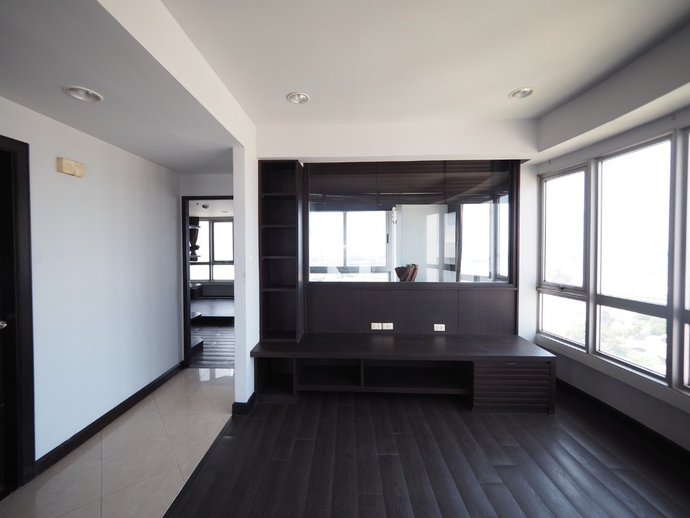 ขายด่วน คอนโด River Heaven- Charoen Krung 250 ตรม. ชั้นสูง ติดริมแม่น้ำเจ้าพระยา วิวแม่น้ำและวิวเอเชียทีค – รูปที่ 2