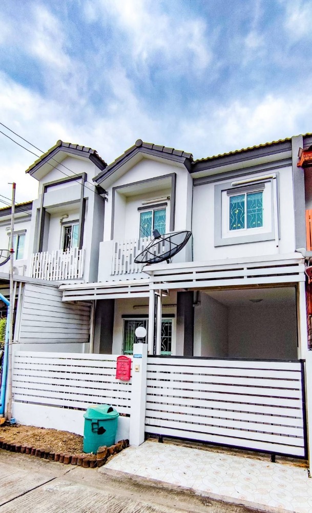 For sale: 2-story townhome, Lionof Don Mueang-Chaengwattana. For sale: 2-story townhome, Lionof Don Mueang-Chaengwattana.
