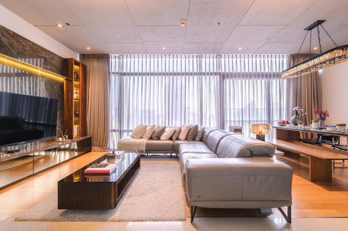 Nice deco unit, nice modern import furniture, good location, easily traveling in many routes, ready to move in. Nice deco unit, nice modern import furniture, good location, easily traveling in many routes, ready to move in.