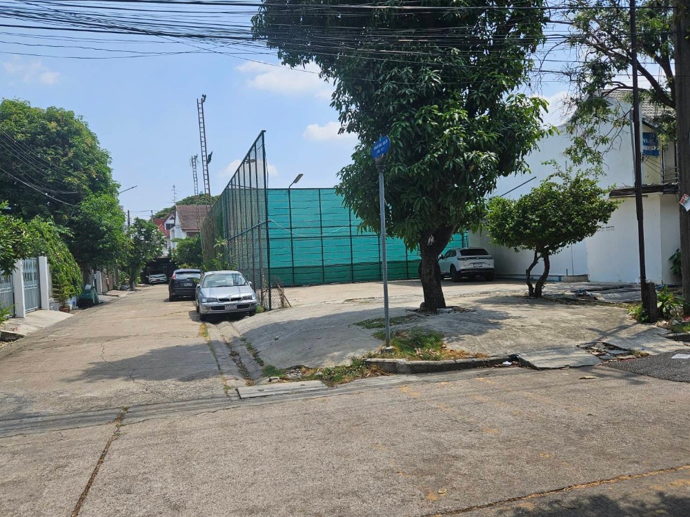 ขายที่ดิน100ตรว พหลโยธิน32 ทำเลดี แปลงสวย0863557948