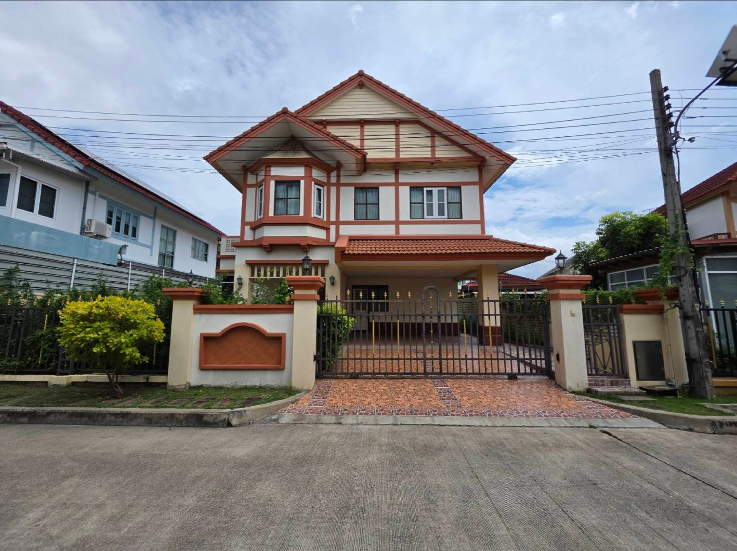 ให้เช่าบ้านเดี่ยว ลัดดารมย์ ราชพฤกษ์ - รัตนาธิเบศร์ ใกล้ MRTบางรักน้อย ท่าอิฐ เพียง 3 นาที ให้เช่าบ้านเดี่ยว ลัดดารมย์ ราชพฤกษ์ - รัตนาธิเบศร์ ใกล้ MRTบางรักน้อย ท่าอิฐ เพียง 3 นาที
