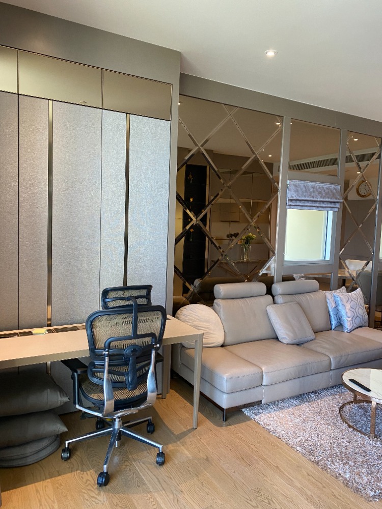 ขายห้อง 1 ห้องนอนใหญ่ วิวสวยเห็นแม่น้ำชั้น 9 ขนาด 79.13 ตรม. ราคา 23,500,000 บาทเจ้าชองออกค่า com 3%และ ค่าโอนให้ทั้งหมด ขายห้อง 1 ห้องนอนใหญ่ วิวสวยเห็นแม่น้ำชั้น 9 ขนาด 79.13 ตรม. ราคา 23,500,000 บาทเจ้าชองออกค่า com 3%และ ค่าโอนให้ทั้งหมด