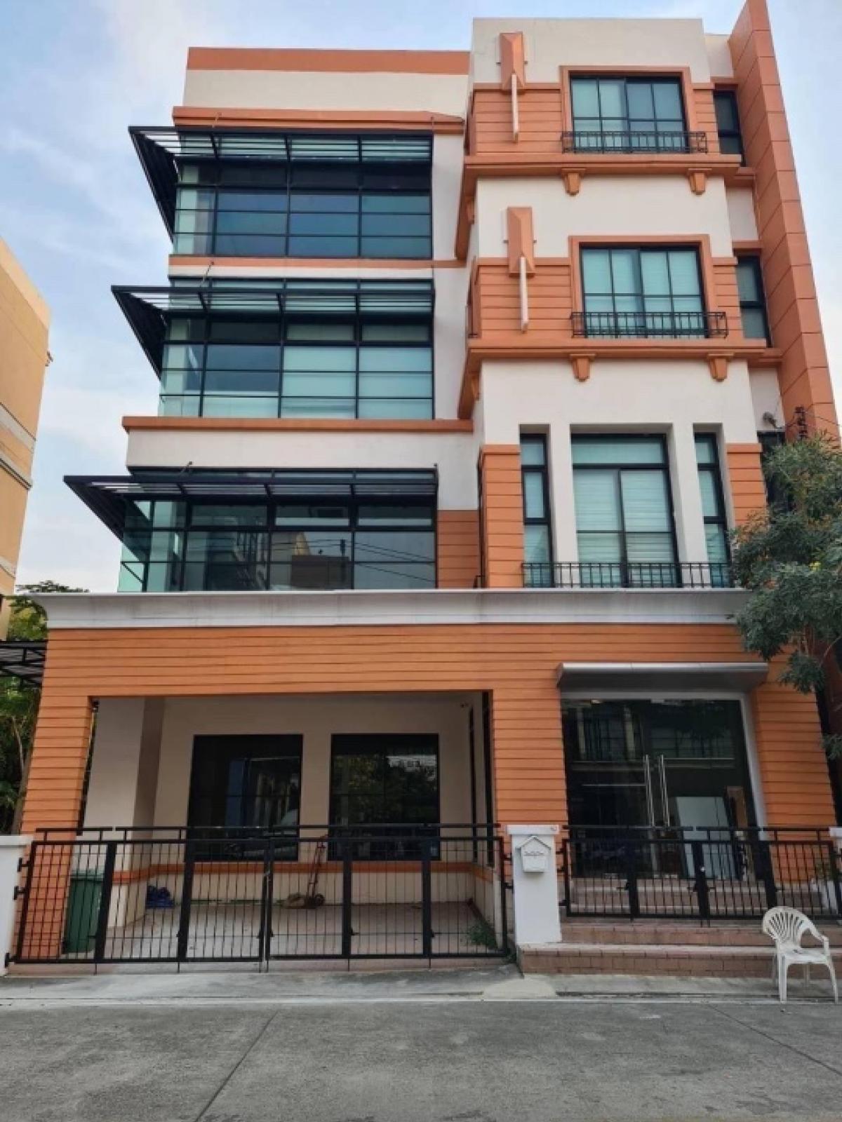 For rent: Home office Stand Alone, Soi Lat Phrao 71 (Nakniwat), parking for 7 cars, can register a company For rent: Home office Stand Alone, Soi Lat Phrao 71 (Nakniwat), parking for 7 cars, can register a company