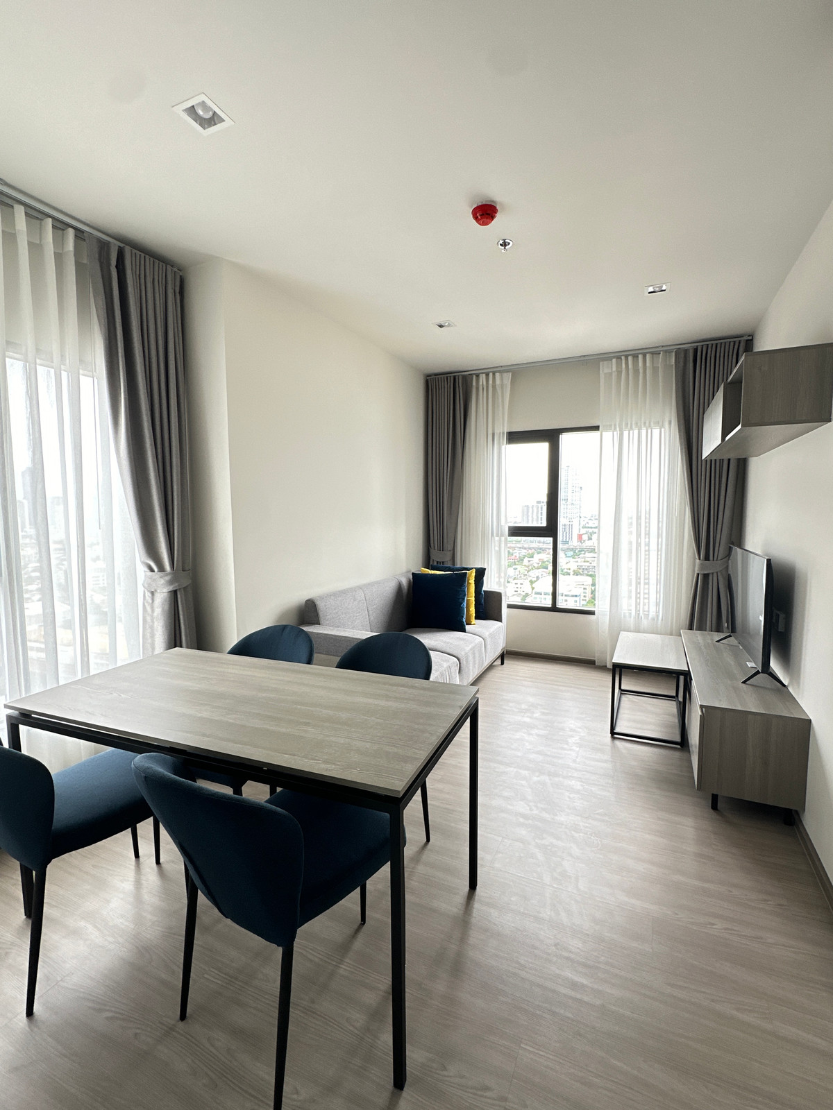 The base phetchaburi thonglor The base phetchaburi thonglor