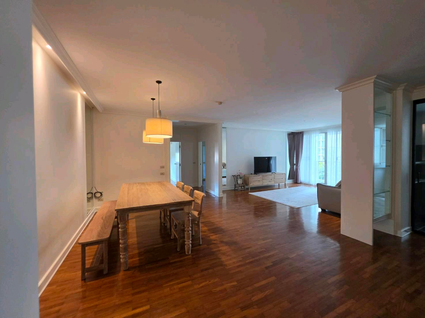 🌳 Noble House Ruamruedee, 134.2 sq m, 2 bedrooms, corner room, Ruamruedee Road 🔥 Best price in Ruamruedee area, large room, built-in, beautiful, Modern Classic, wide layout, good natural light, very cozy [Exclusive Listing ].