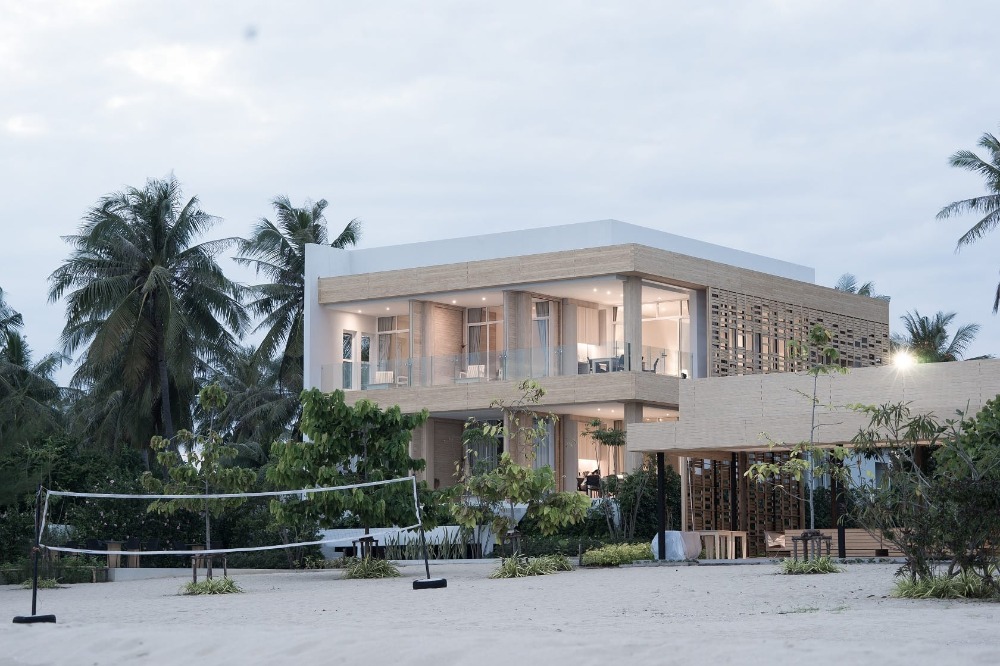 👉House for sale with land next to the sea, private beach, very good location!! Mueang Prachuap Khiri Khan District Neatly decorated You can rent it out. Near many places to eat. 👉House for sale with land next to the sea, private beach, very good location!! Mueang Prachuap Khiri Khan District Neatly decorated You can rent it out. Near many places to eat.
