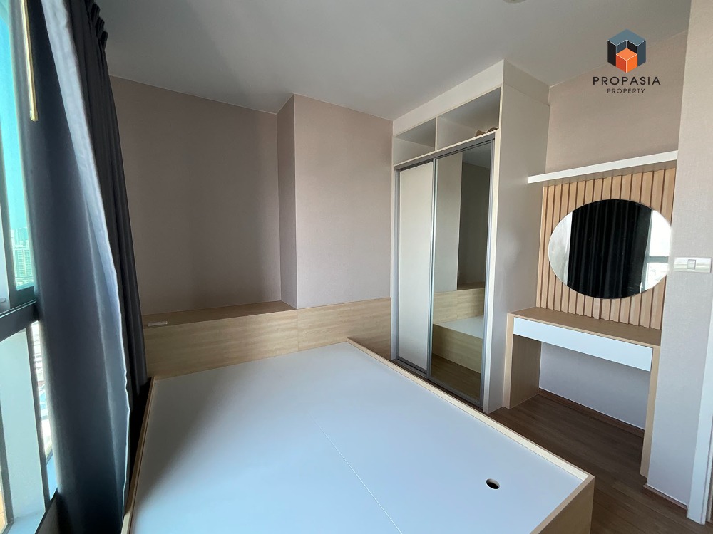 Selling at a loss, Fuse Chan-Sathorn, beautiful corner room, good breeze and Chao Phraya River view, near Sathorn Selling at a loss, Fuse Chan-Sathorn, beautiful corner room, good breeze and Chao Phraya River view, near Sathorn
