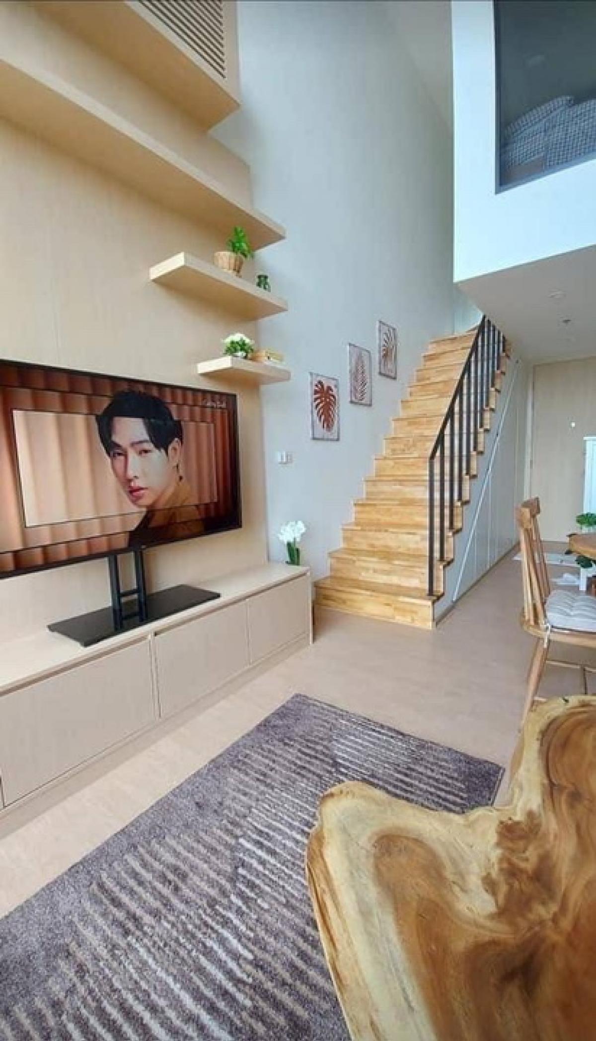 ขายพร้อมผู้เช่าถึงเดือนมีนาคม 2570 
 Petfriendly 1 bed Duplex วิวโล่ง เฟอร์ครบ