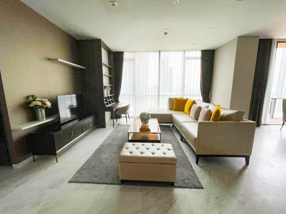 ♦ Modern Luxury ♦ 10+ Floor 125.20 sq.m. | 2 Beds, Pet friendly | Condo Near J Avenue Thonglor 2 mins., BTS Thonglor 5 mins. and Donki Mall 7 mins.