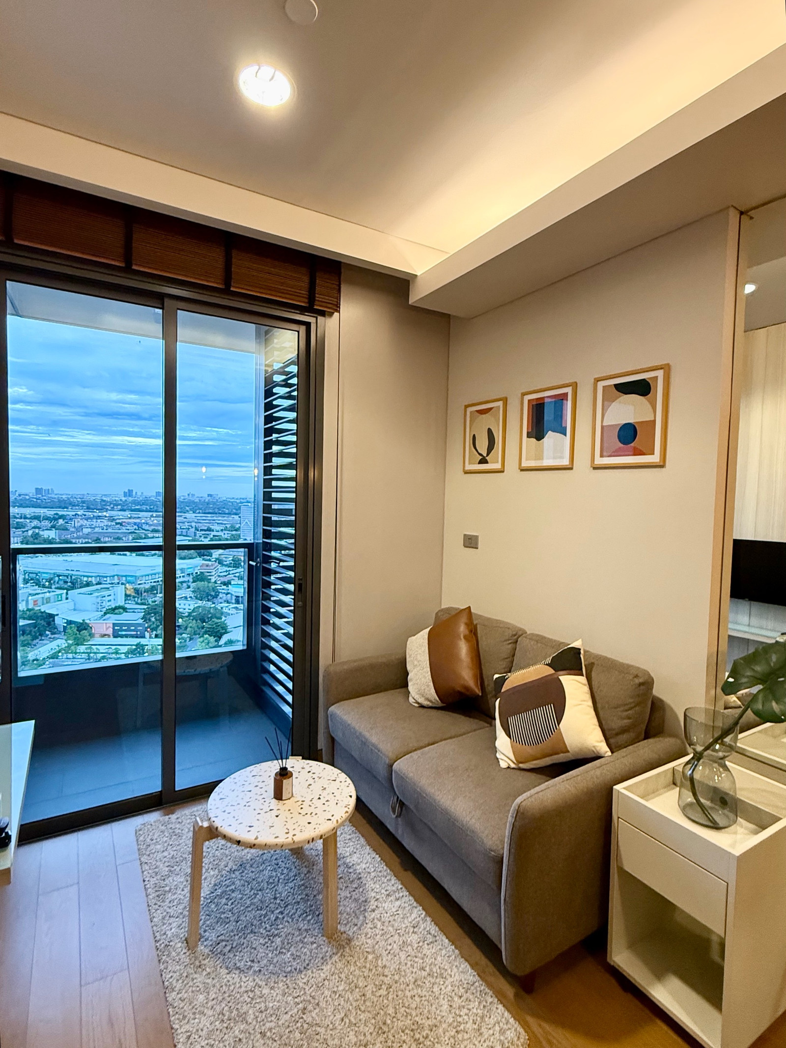 Corner unit 1 bed 32Sqm 1 Month 119,000 and 1 year 36,000/month 7.7MB for SALE – รูปที่ 3