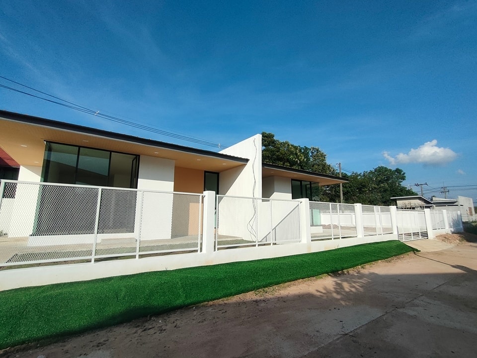 Beautiful modern house New price 1.19 million baht, monthly installments 4000 baht, house installments are cheaper than renting.