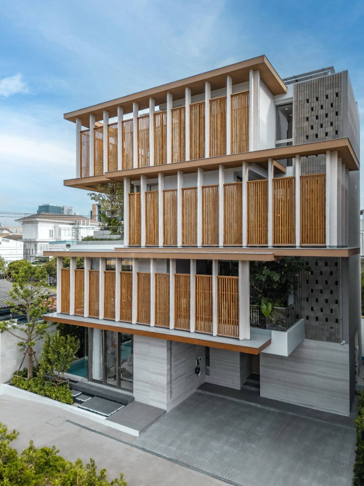 ● บ้านเดี่ยว ใจกลางอารีย์ ●  4 ชั้น 5 ห้องนอน  | VI ARI (วี อารีย์) ใกล้ BTS อารีย์ 3 นาที, โรงพยาบาลวิชัยยุทธ 3 นาที, ลา วิลล่า 5 นาที