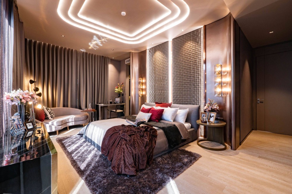 ♦ แถม! Porsche macan ♦ ห้องคอมบาย ชั้น 25+ Type A1+B2 | 3 ห้องนอน 135.96 ตร.ม. | คอนโดใกล้ เมเจอร์ ซีนีเพล็กซ์ 190 ม., BTS ทองหล่อ,เอกมัย 400 ม. ♦ แถม! Porsche macan ♦ ห้องคอมบาย ชั้น 25+ Type A1+B2 | 3 ห้องนอน 135.96 ตร.ม. | คอนโดใกล้ เมเจอร์ ซีนีเพล็กซ์ 190 ม., BTS ทองหล่อ,เอกมัย 400 ม.