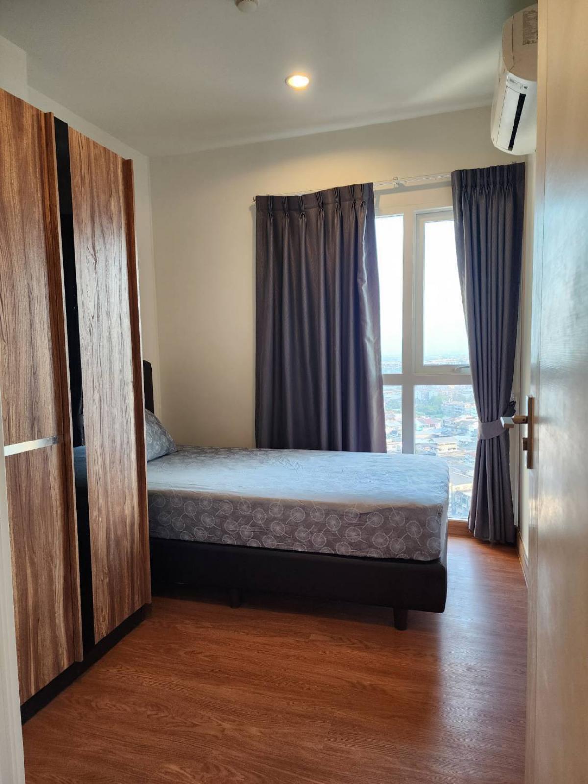 🏬🚅💥💥Urgent, now available, 2 bedrooms, 2 bathrooms, the key Sathorn Charoenrat, high view condo in the middle of the city, ready to move in, close to the BTS, convenient travel.