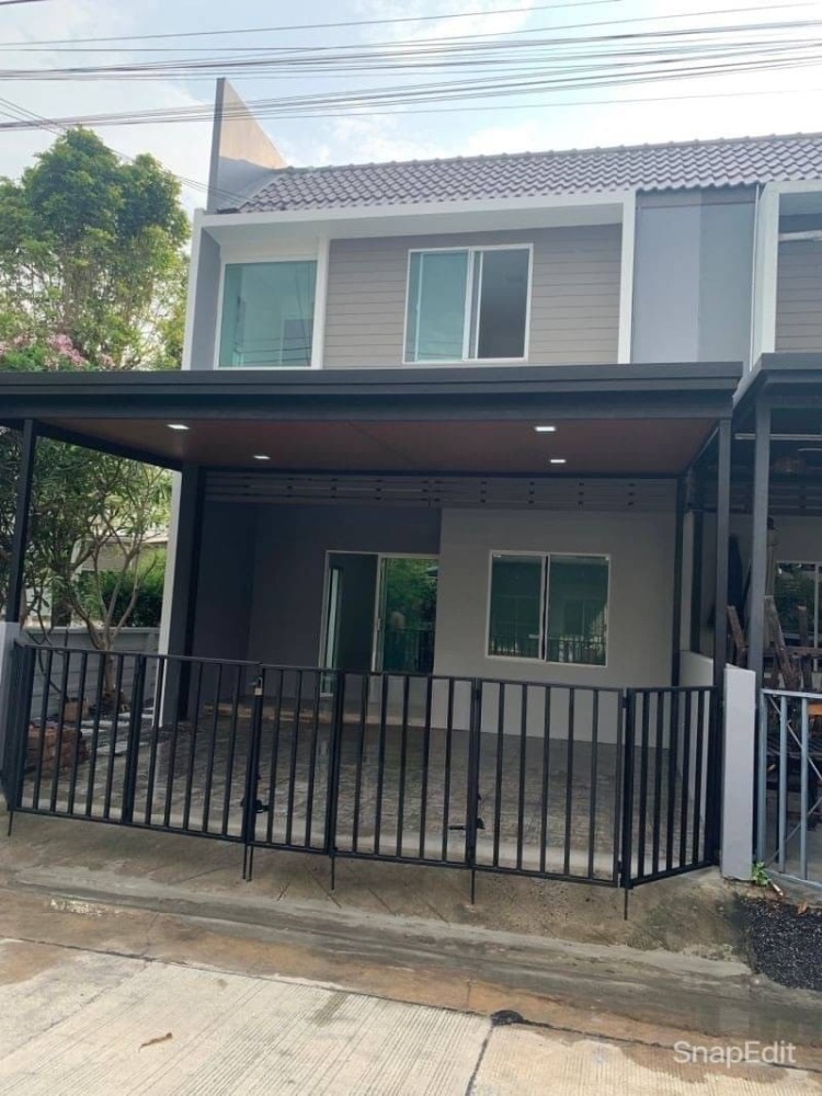 🔥🔥Selling cheap, promotional price🔥🔥 2-story townhouse, Areeya Village, The Color Phase 2, Soi Mosque Khlong Nueng 15.