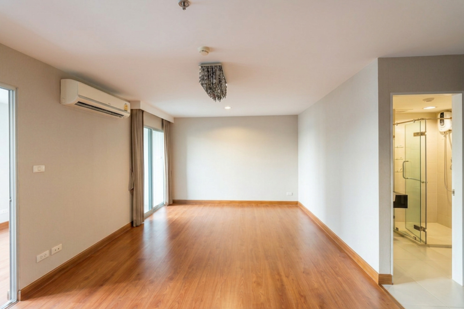 Special Interest Rate Offer Plus Further Price Reduction – Belle Grand Rama 9 Condo for Sale