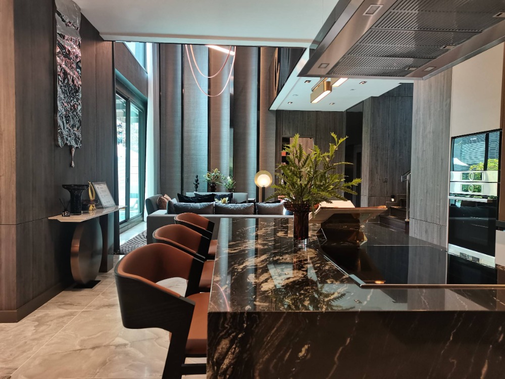 ★ แปลง V2 ★ บ้านเดี่ยว 3 ชั้น + Rooftop + ที่จอด Super car | 4 ห้องนอน 100.70 ตร.ว. 842.00 ตร.ม. | ใกล้ เดอะคริสตัล เอกมัย-รามอินทรา 6 นาที, บุญถาวร เกษตร-นวมินทร์ 7 นาที, โรงเรียนสตรีวิทยา 2 8 นาที – รูปที่ 3