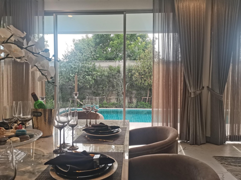 ♦ Pool Villa ♦ บ้านเดี่ยว 2 ชั้น 4 ห้องนอน 4 ที่จอดรถ | 112.00 ตร.ว. 545.00 ตร.ม. | ใกล้ เดอะ พาซิโอ พาร์ค 5 นาที, The Mall Bang Khae 8 นาที